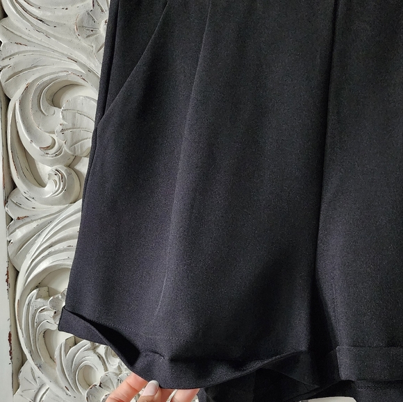 Black tailored trouser shorts - Picture 7 of 16